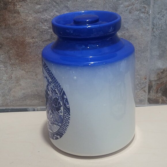 Vintage Blue Willow Cannister with Lid Storage Jar Small - Picture 5 of 10